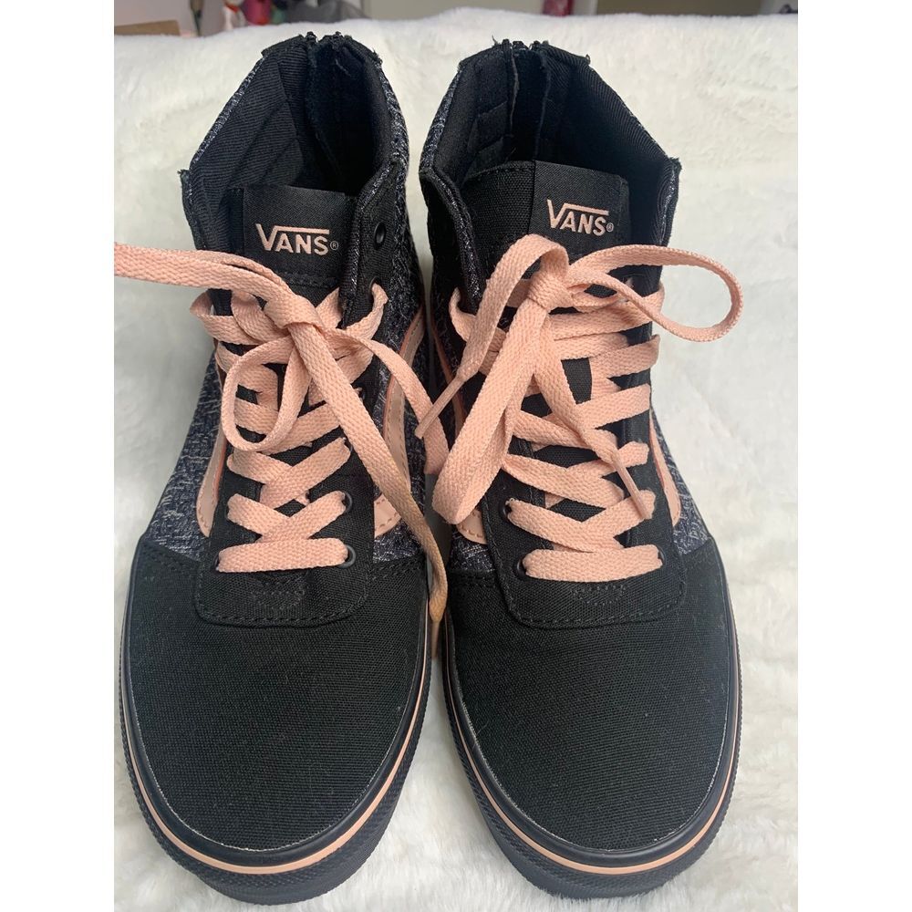 Vans high tops 5.5 pink and black with zipper back